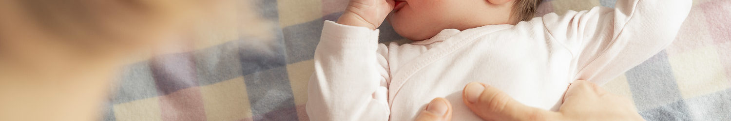 Wie kann die Osteopathie Neugeborene dabei unterstützen ihren Weg ins Leben bestmöglich zu starten?